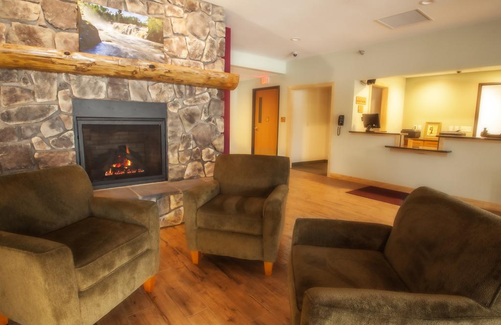 Junction Inn Suites & Conference Center Babbitt 외부 사진